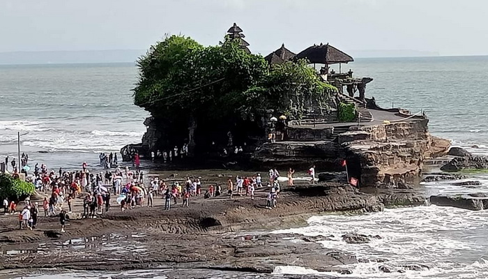 Awal Tahun Baru, Tiket Masuk DTW Tanah Lot Resmi Naik