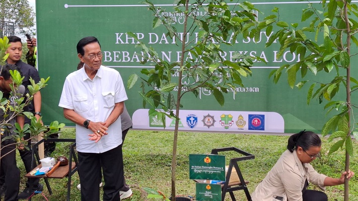 Ancaman Krisis Air, Sultan HB X Ajak Lintas Agama Tanam Pohon Langka di Lereng Merapi