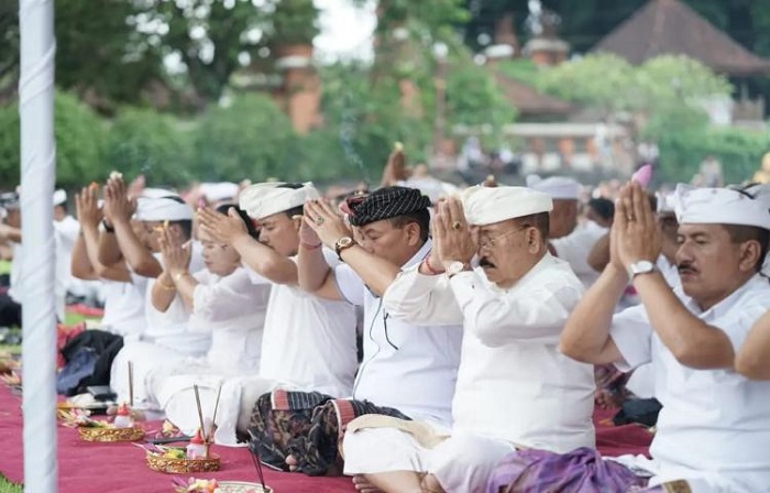 Bupati Gede Dana Hadiri Tawur Agung Kesanga Jelang Perayaan Nyepi Caka 1946