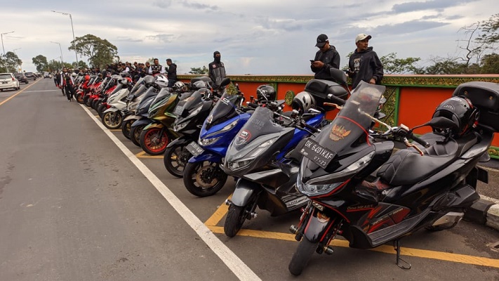 11 Komunitas Honda PCX di Bali Touring Bersama Rayakan 77 Tahun Kemerdekaan Indonesia