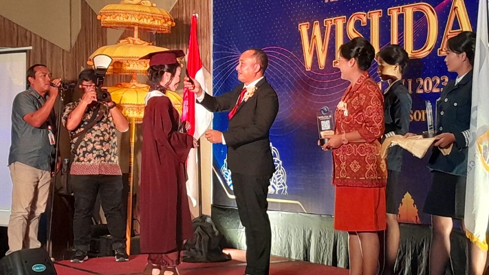 Lepas 60 Wisudawan Siap Kerja, Asta Learning Center Tekankan Kejujuran dan Tanggung Jawab Alumni