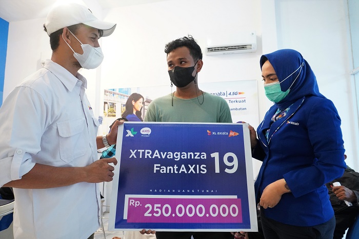 Dua Warga Jatim Raih Hadiah Ratusan Juta Rupiah di Xtravaganza dan FantAXIS