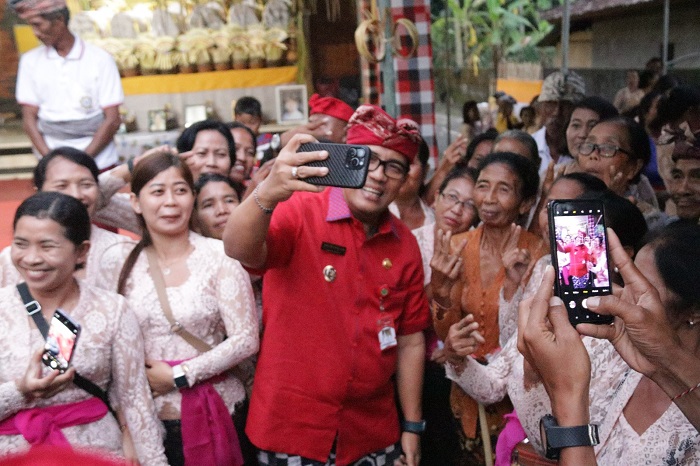 Bupati Sanjaya Apresiasi ‘Ngaben’ Bersama ‘Krama’ Adat Bungan Kapal, Ringankan Beban Masyarakat