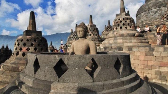 Kerusakan Batu Tangga dan Lantai Candi Borobudur Mencapai Empat Sentimeter