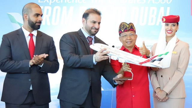 Sambut Emirates A380-800, Gubernur Koster Harapkan Disusul Pesawat Besar Lainnya Terbang ke Bali