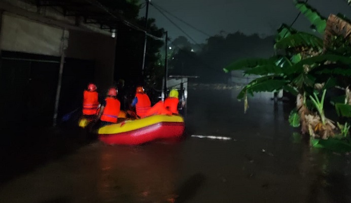 Warga Depok Diharapkan Tetap Waspada Terhadap Banjir Susulan