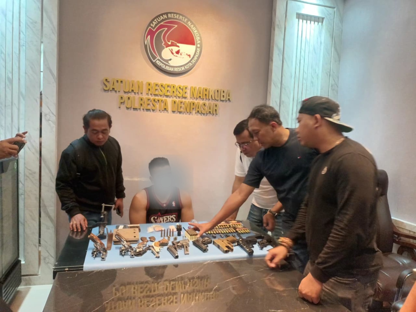 Pelatih MMA di Bali Ditangkap Polisi Terkait Narkoba, Kedapatan Simpan Senpi dan Puluhan Amunisi