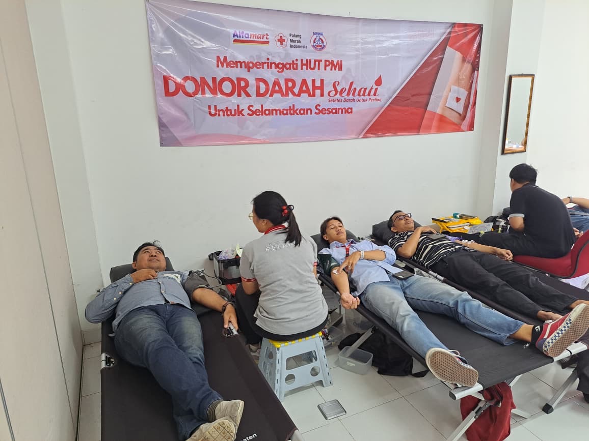 Karyawan Alfamart Serentak Donor Darah di 28 Lokasi Demi Bantu Sesama