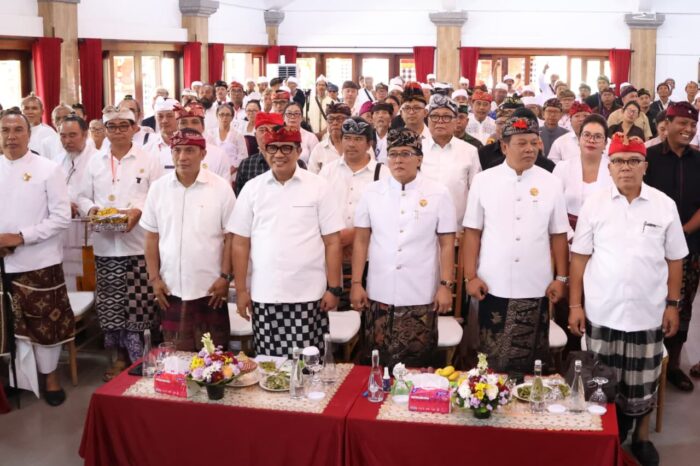 Perkuat Persaudaraan, Bupati Sanjaya Hadiri Loka Sabha VII MGPSSR Tabanan