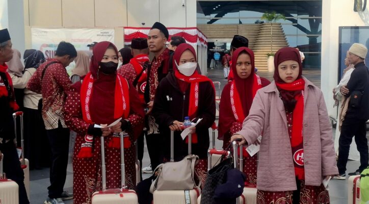 Lonjakan Harga Avtur Turunkan Keberangkatan Umrah DIY, Surya Group Berangkatkan 167 Jemaah Termasuk Karyawan Berprestasi