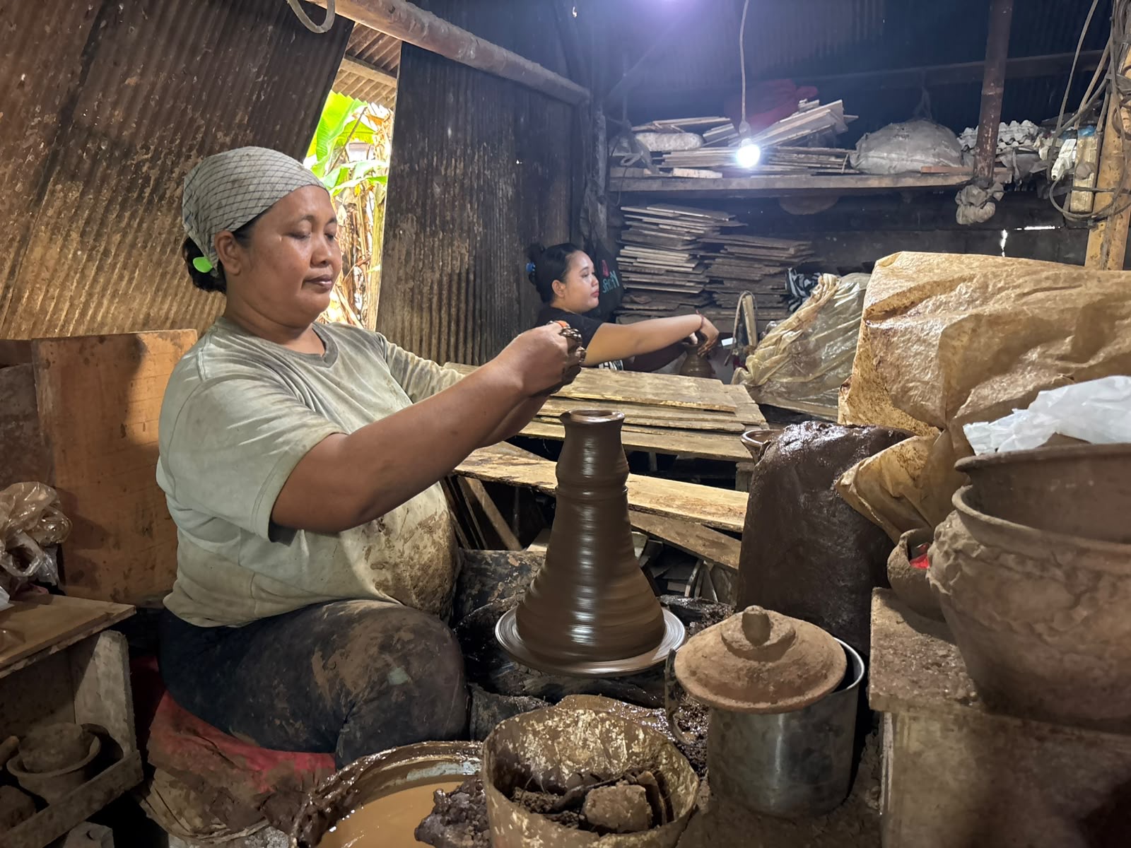 KUR BRI Perkuat Perajin Gerabah Tradisional Badung Jaga Warisan Budaya Bali