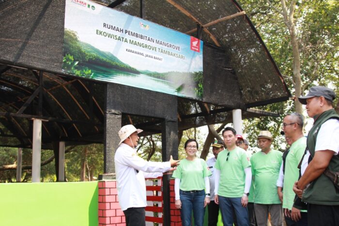 AHM Tebar Harapan di Pesisir Karawang, Bangun Rumah Bibit dan Tanam 15.000 Mangrove