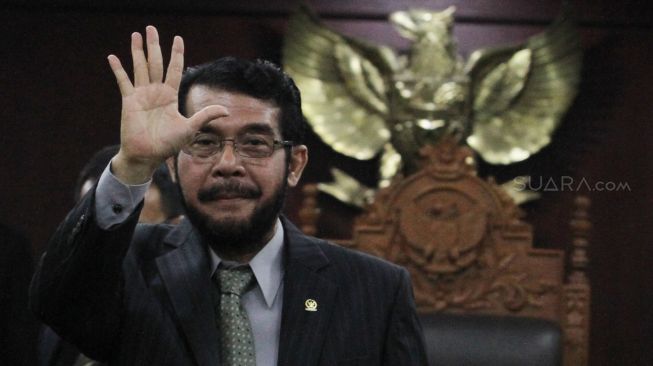 Nikahi Adik Presiden Jokowi, Anwar Usman Diminta Mundur dari Ketua MK
