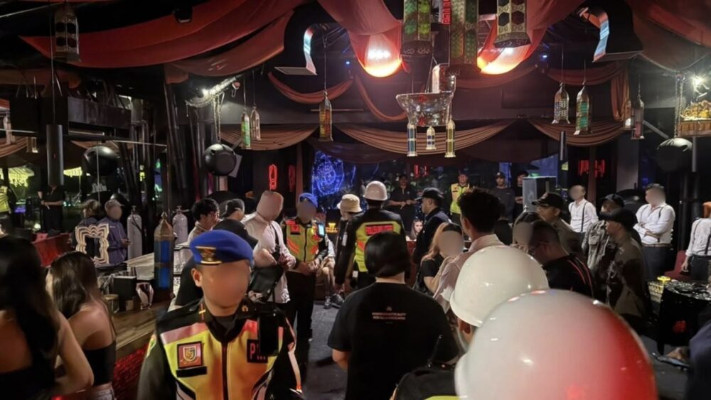 Razia Gabungan di Canggu: Imigrasi Ngurah Rai Gerebek WNA yang Nyambi Jadi DJ hingga Overstay 402 Hari