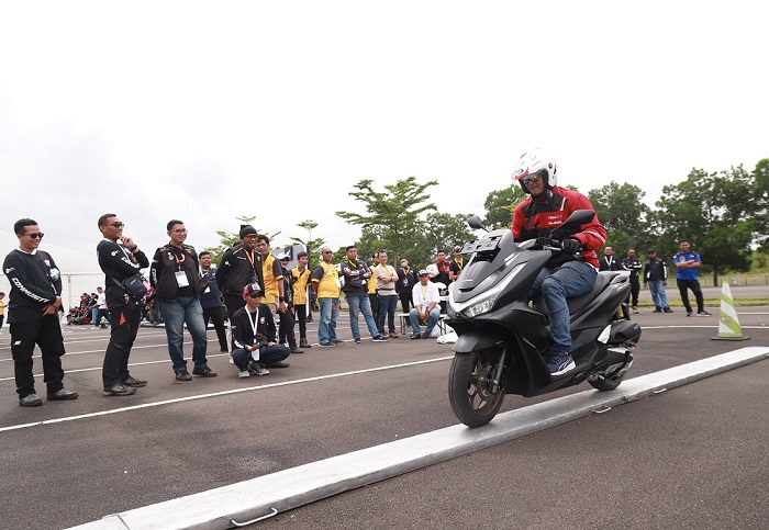 Wuih! 5000 Bikers PCX Nikmati Touring hingga Ketemu Pebalap Idola Joan Mir dan Luca Marini