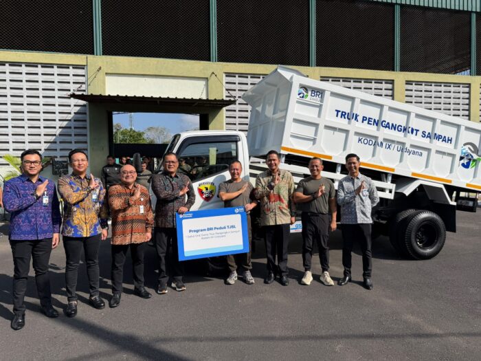 Dukung Pengelolaan Sampah di Bali, BRI Salurkan Bantuan Truk Pengangkut ke Kodam IX/Udayana
