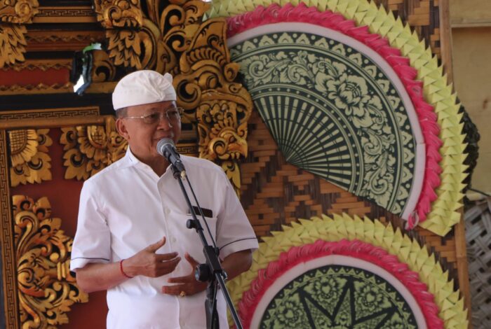 Gubernur Koster Dukung Atma Wedana Massal di Badung, Tegaskan Komitmen Perkuat Desa Adat
