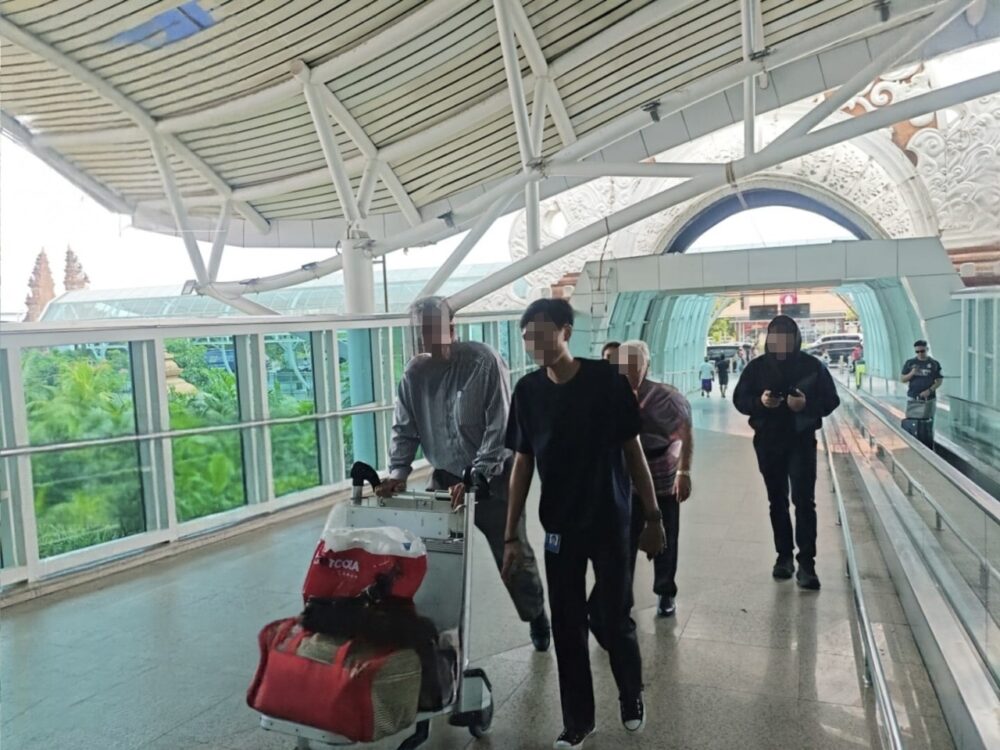 Sempat Viral Lakukan Pencurian Modus Hipnotis, Dua WN Iran Dideportasi dari Bali