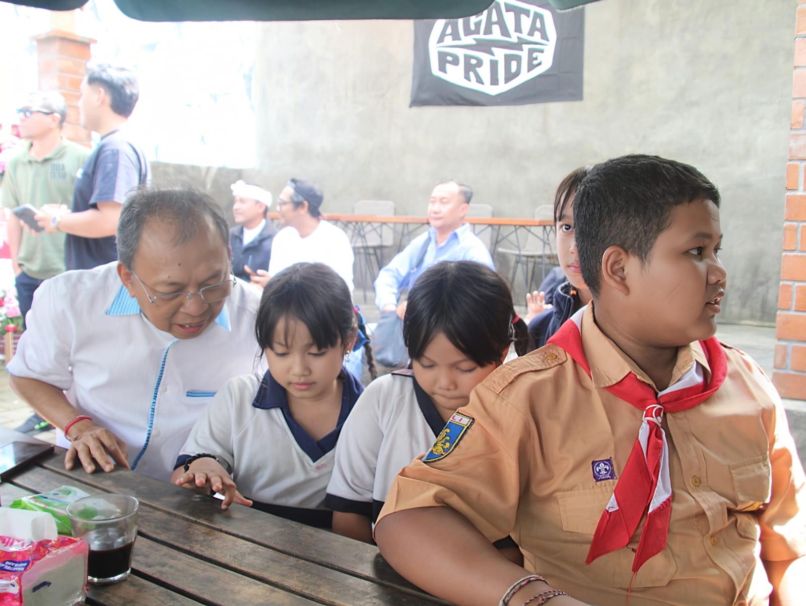 Gubernur Bali Sapa Kaum Muda di Tabanan Peringati Tumpek Krulut, Dorong Penguatan UMKM Lewat Regulasi Kuliner Lokal