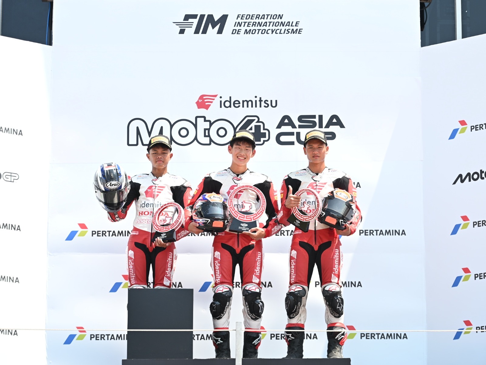 Aksi Dramatis Skuad Astra Honda di Mandalika: Bintang dan Resky Sukses Naik Podium IM4AC!