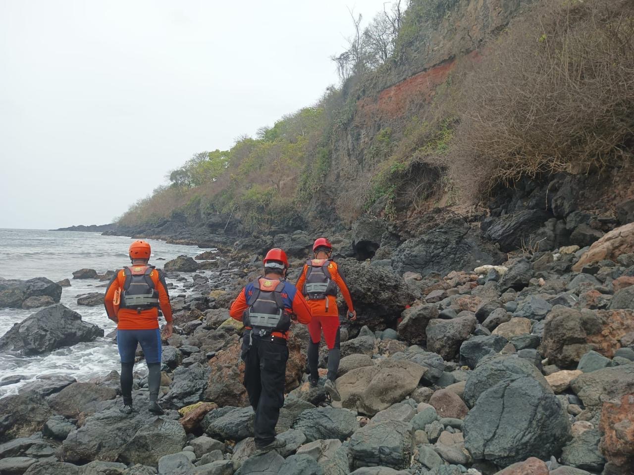 Tim SAR Gabungan Perluas Radius Pencarian Pemancing yang Tenggelam di Pantai Bukit Asah