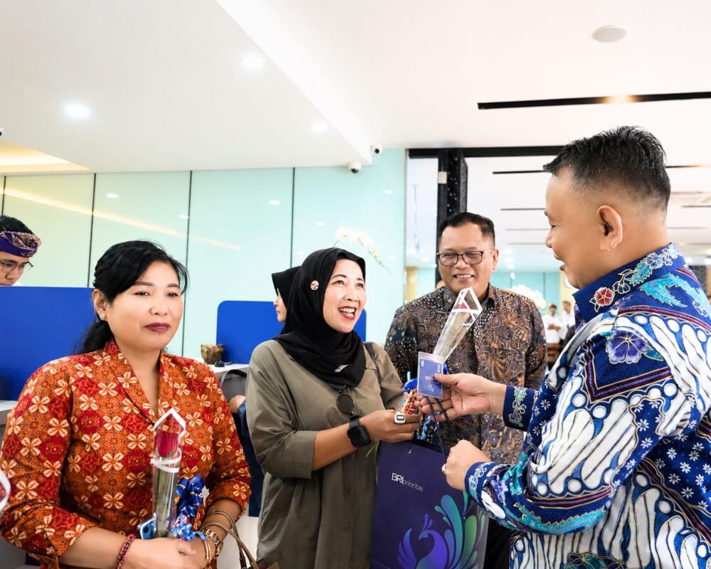 Direksi dan Komisaris BRI Turun Langsung Sapa Nasabah di Denpasar Rayakan Hari Pelanggan Nasional 2026