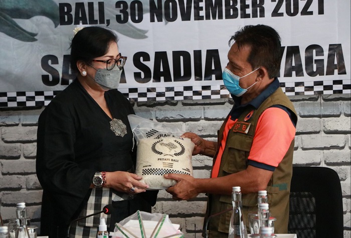 Pakis Bali Bantu 2,5 Ton Beras bagi Korban Bencana di Karangasem