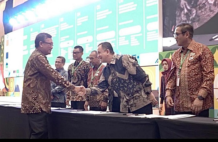 Astra Rangkul PLN Perkuat Kolaborasi dalam Percepat Transisi Energi Baru Terbarukan di Indonesia