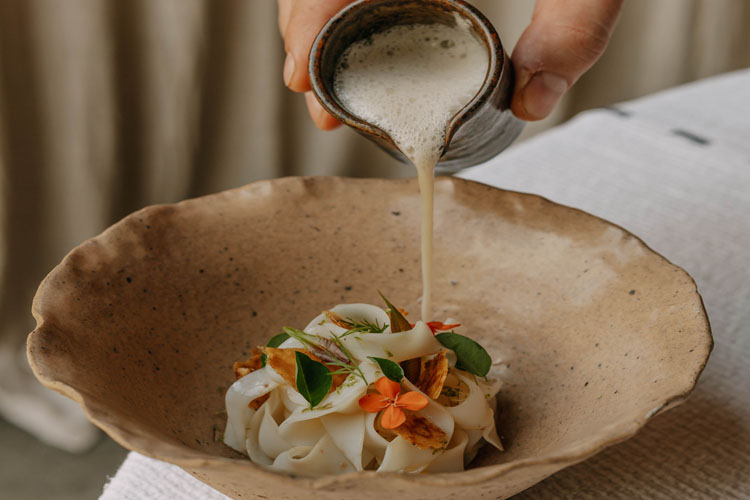 Dari Ubud ke Milan: Pure BASÈ dan Pengakuan Dunia untuk Chef Syrco Bakker