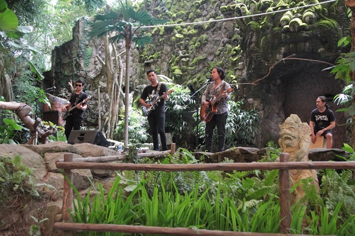 Bali Safari Park Penuh Ornamen Cinta di Hari Kasih Sayang