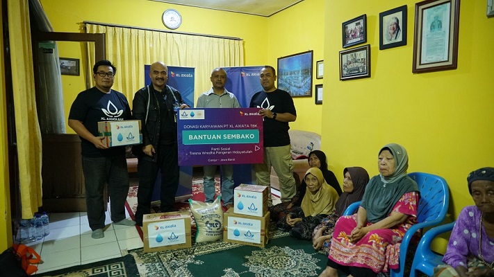 Rumah Tahfidz dan Masyarakat Lansia di Cianjur Diguyur Bantuan XL Axiata