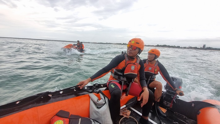 Tim SAR Lakukan Pencarian Warga NTT Tenggelam di Pantai Balangan Bali