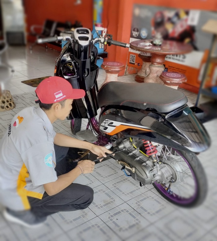 Yayasan AHM Dukung Bisnis UKM Bengkel Sepeda Motor Binaan Program AHYPP