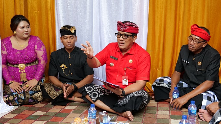 Bupati Sanjaya Terus Bangun Kepedulian Masyarakat, Roadshow Hadiri Agenda di Tabanan