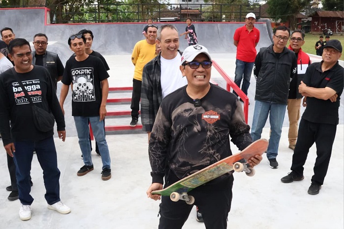 Perhatian Komunitas: Bupati Sanjaya Tinjau Pembangunan Singasana Skate Park