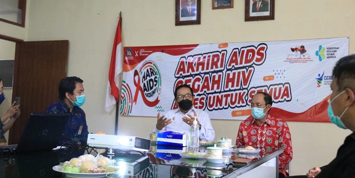 Wagub Cok Ace Ajak Masyarakat Bangun Kesadaran Bersama Perangi AIDS