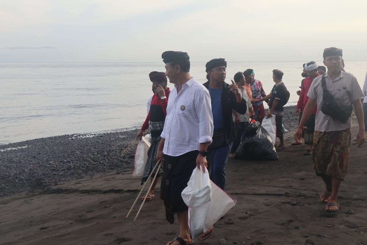 Gede Dana Ingin Jadikan Aksi Bulan Cinta Laut Agenda Tetap di Karangasem