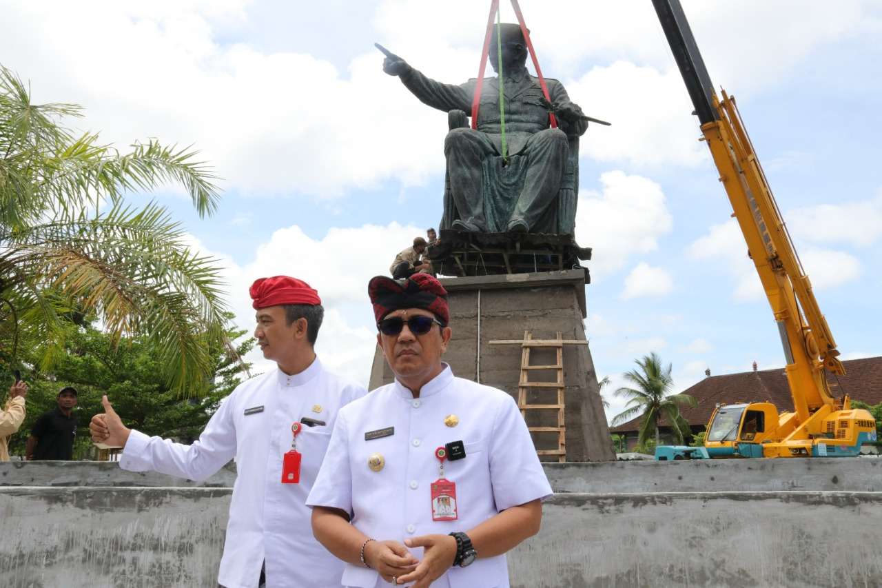 Ikon Baru Tabanan, Bupati Sanjaya Pimpin Penempatan Patung Bung Karno saat Momen Sumpah Pemuda