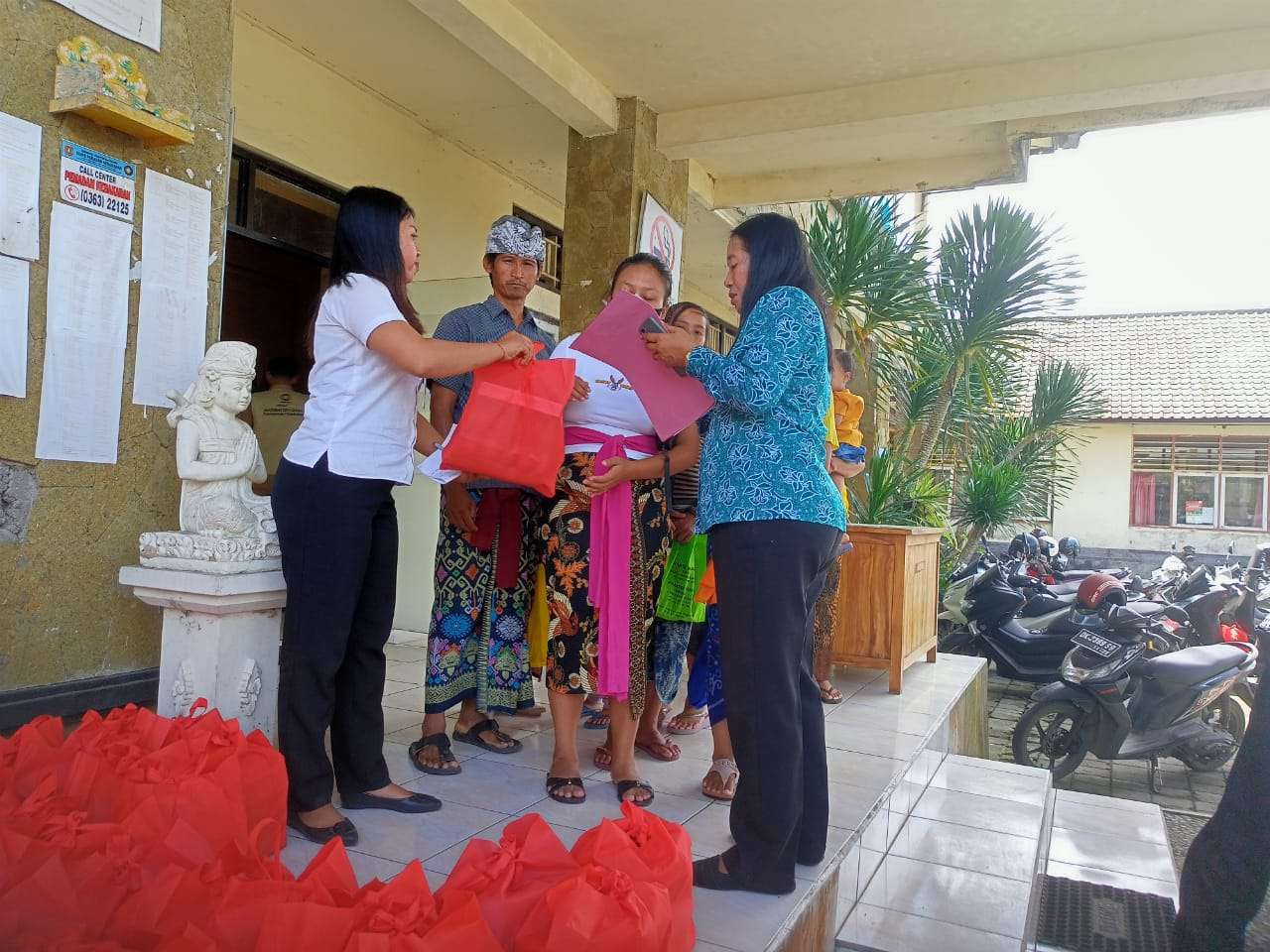 Ibu Hamil Kekurangan Energi Kronis di Karangasem Dapat Makanan Tambahan