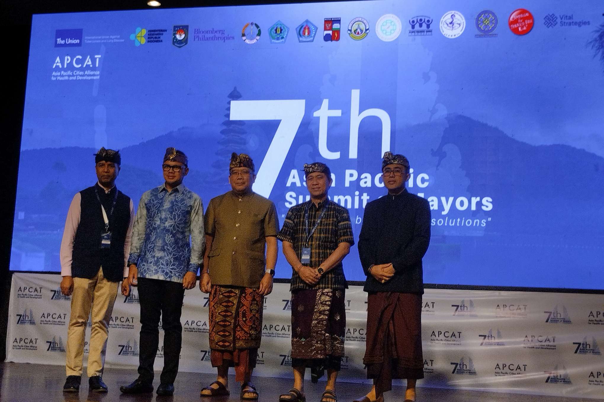 WHO Anugerahi Bupati Nyoman Suwirta Penghargaan The 2022 World No Tobaco Day Award