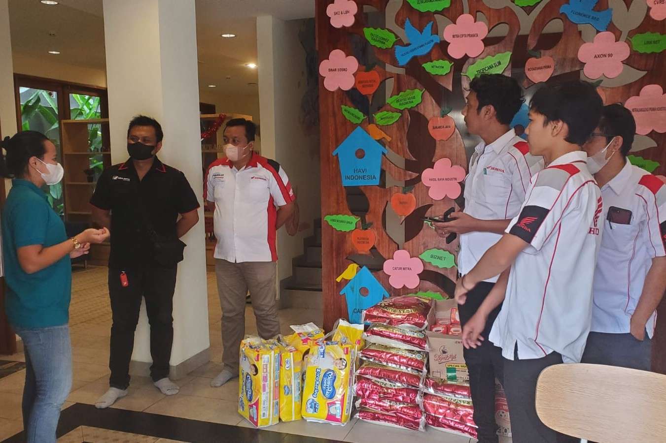 Kunjungi Yayasan Rumah Singgah Sanglah, IKA Astra Motor Bali Bagikan Sembako