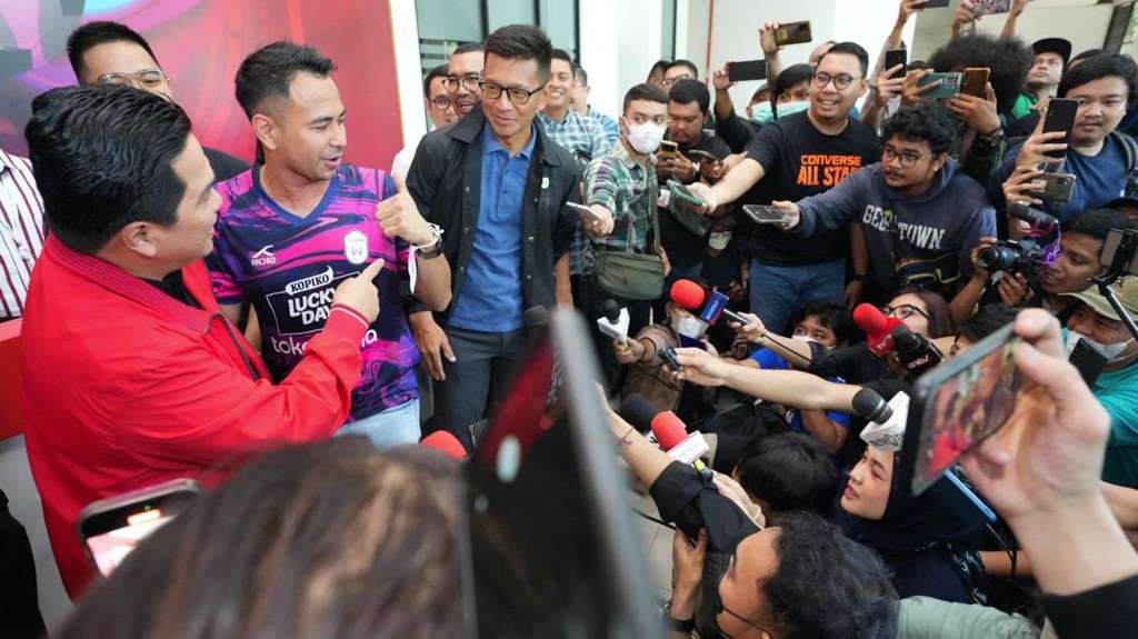 Raffi Ahmad Sebut Erick Thohir Bernyali Benahi Sepak Bola Indonesia