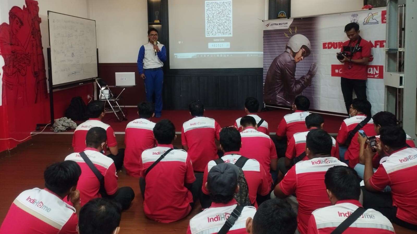 Astra Motor Bali Edukasi Safety Riding Karyawan PT Telkom Akses Bali