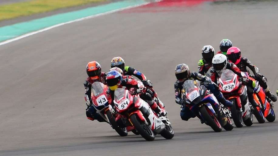 Seri Perdana Kejurnas Mandalika, Pebalap Astra Honda Rheza Danica Raih Podium Tertinggi