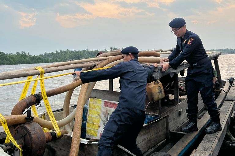 KKP Ungkap Aksi Eksploitasi Pasir Laut Ilegal di Pulau Rupat