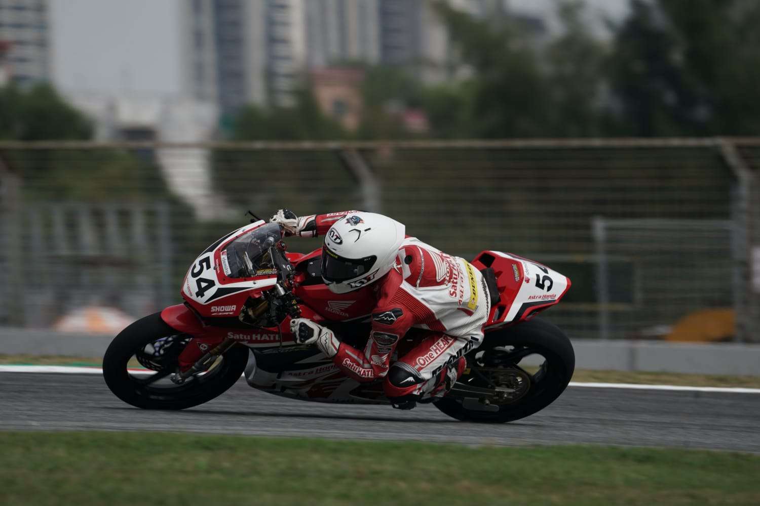 Astra Honda Pastikan Juara Asia, Pebalap AHRT Rheza Danica Ahrens Raih Podium ARRC China