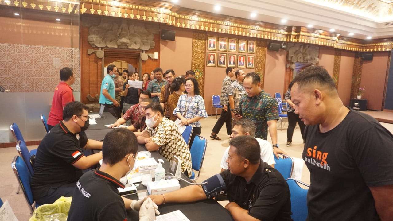 Masyarakat dan Insan BRIlian Antusias Ikuti Donor Darah BRI Regional Office Denpasar