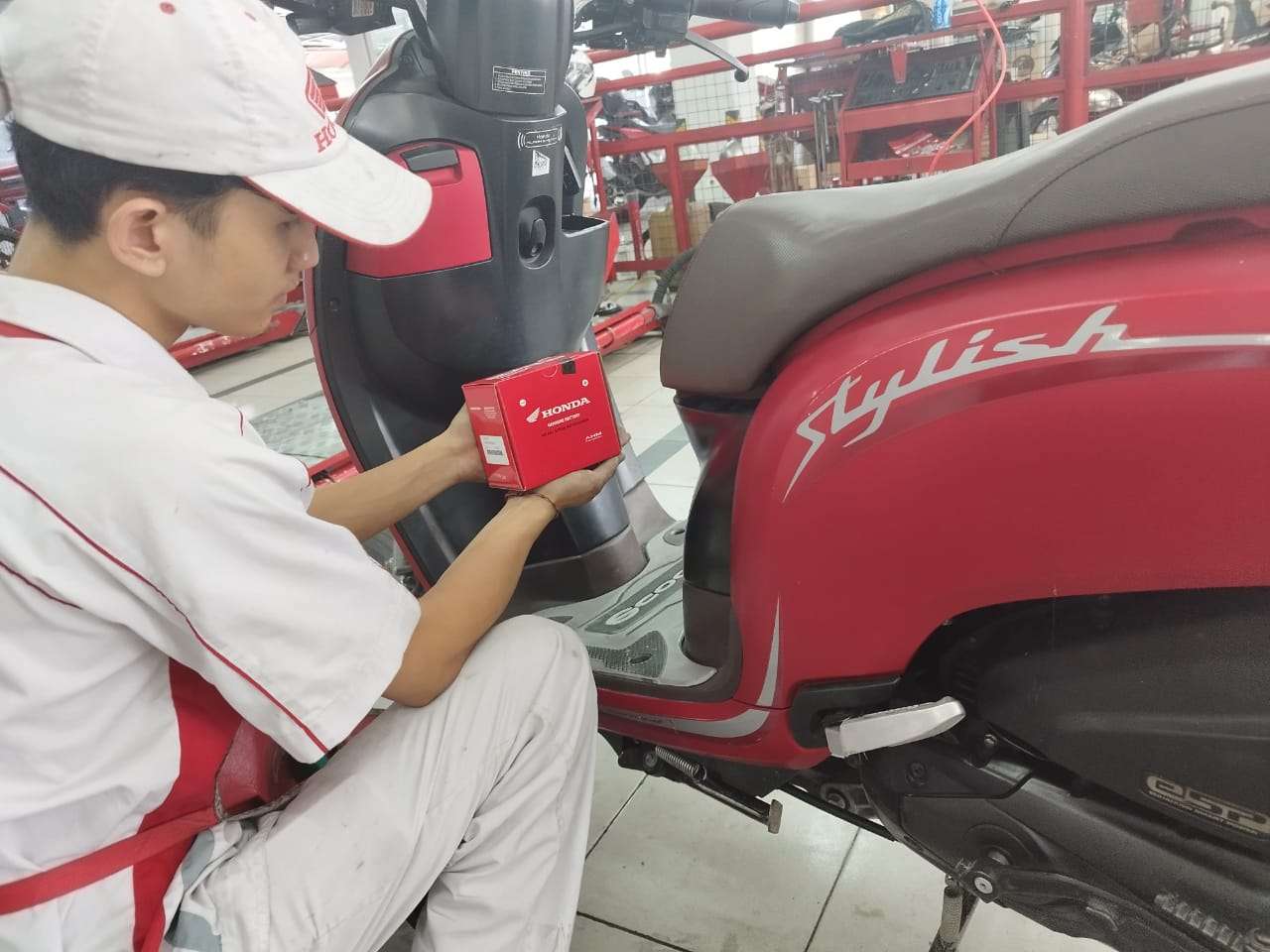 Begini Tips Merawat Aki Sepeda Motor Honda Agar Tetap Awet dan Selalu #Cari_Aman