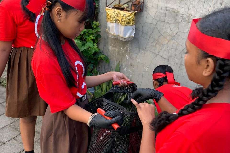 CCEP Indonesia Edukasi Pelajar Bali Pentingnya Tata Kelola Sampah Residu