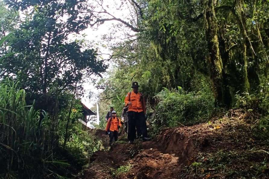 Tim SAR Gabungan Temukan 4 Pendaki Tersesat di Gunung Sanghyang